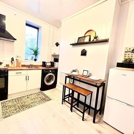 Skyline King Suites 202 스완지 외부 사진