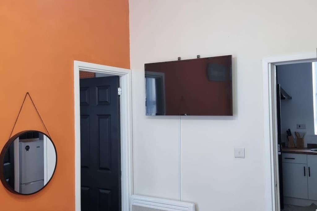 Skyline King Suites 202 스완지 외부 사진